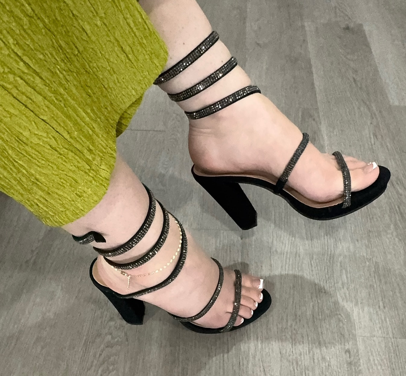 Leslie Spiral Bling heel