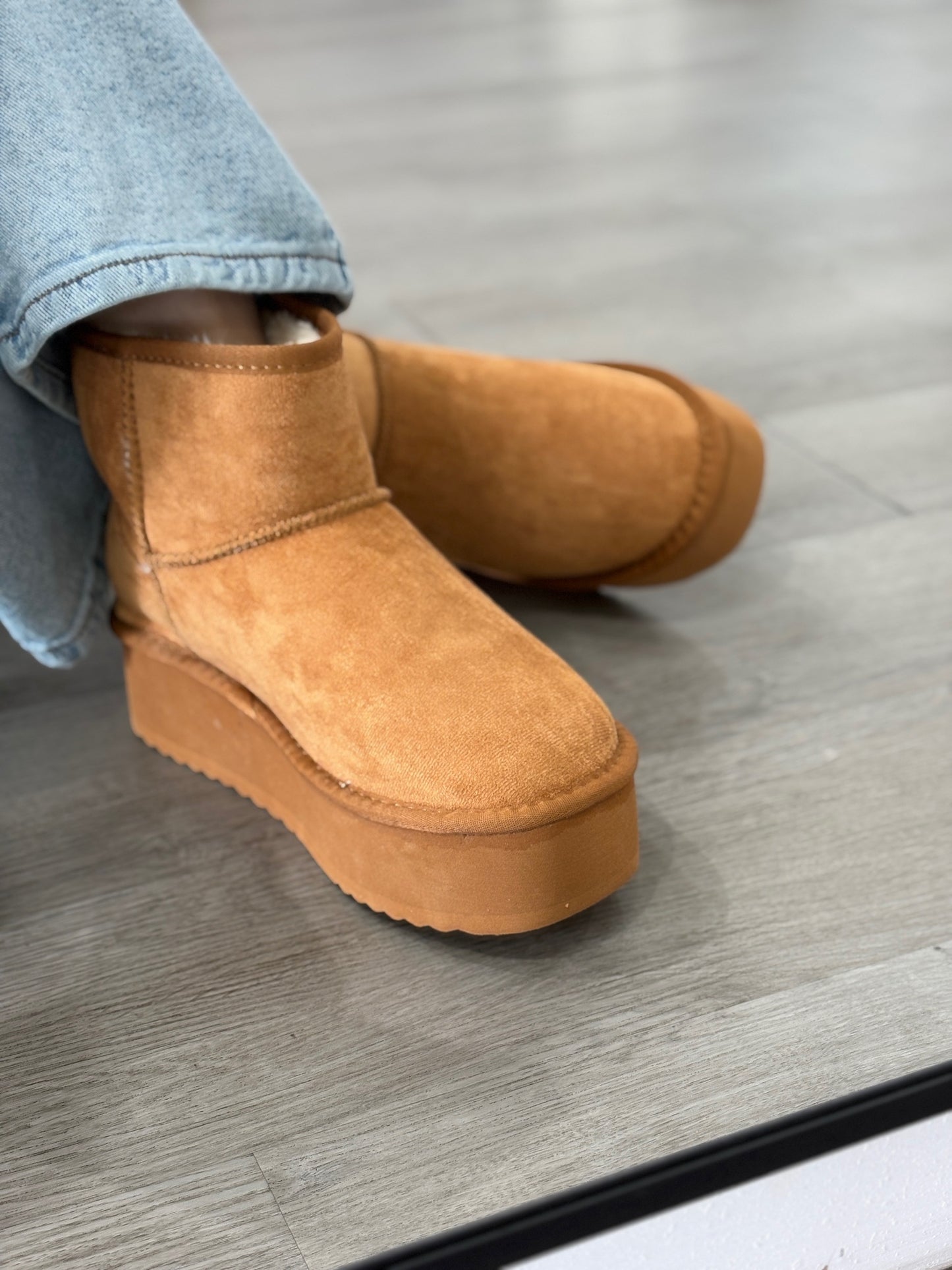 Eva chestnut platform boot