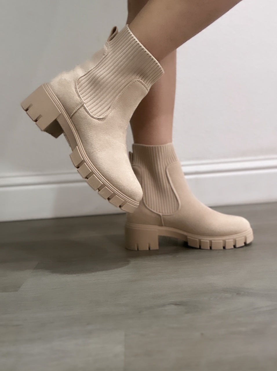 Arctic Chelsea Boots