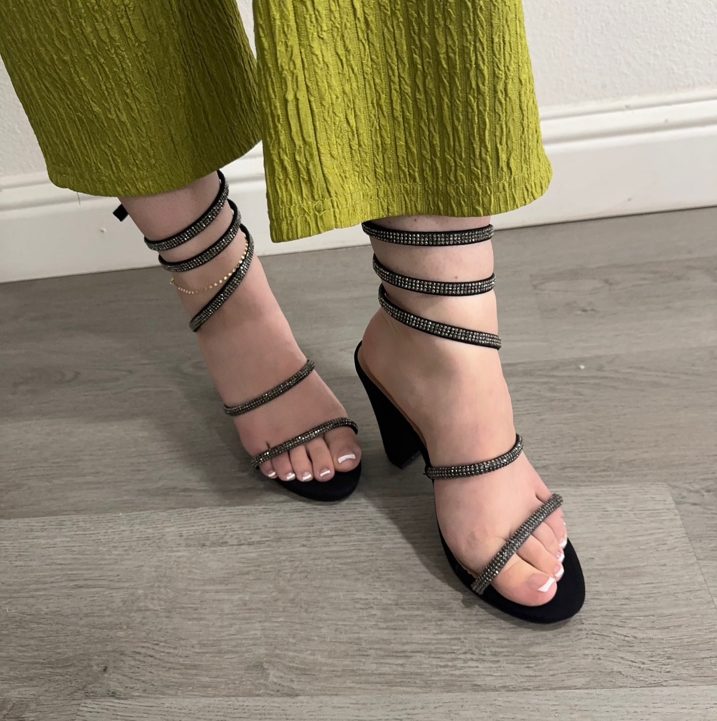 Leslie Spiral Bling heel