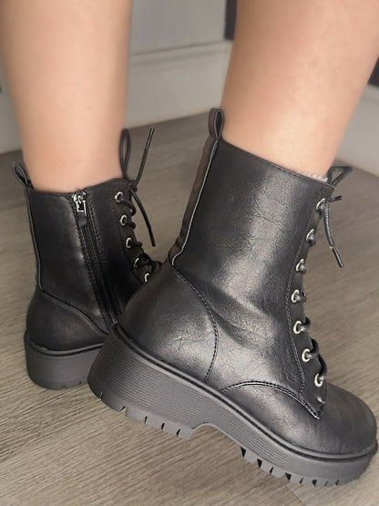 Combat black boot