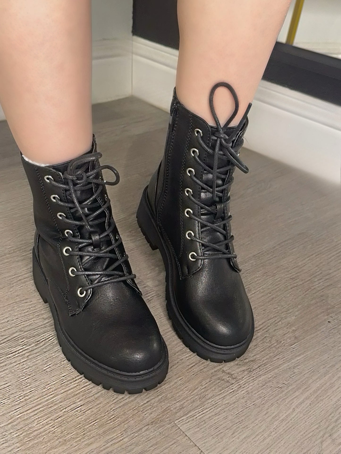 Combat black boot
