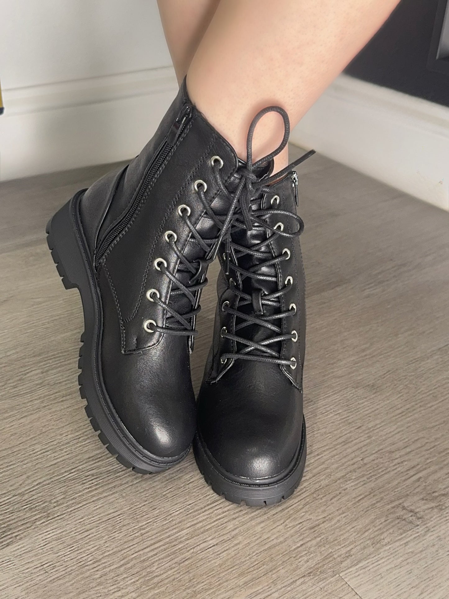 Combat black boot