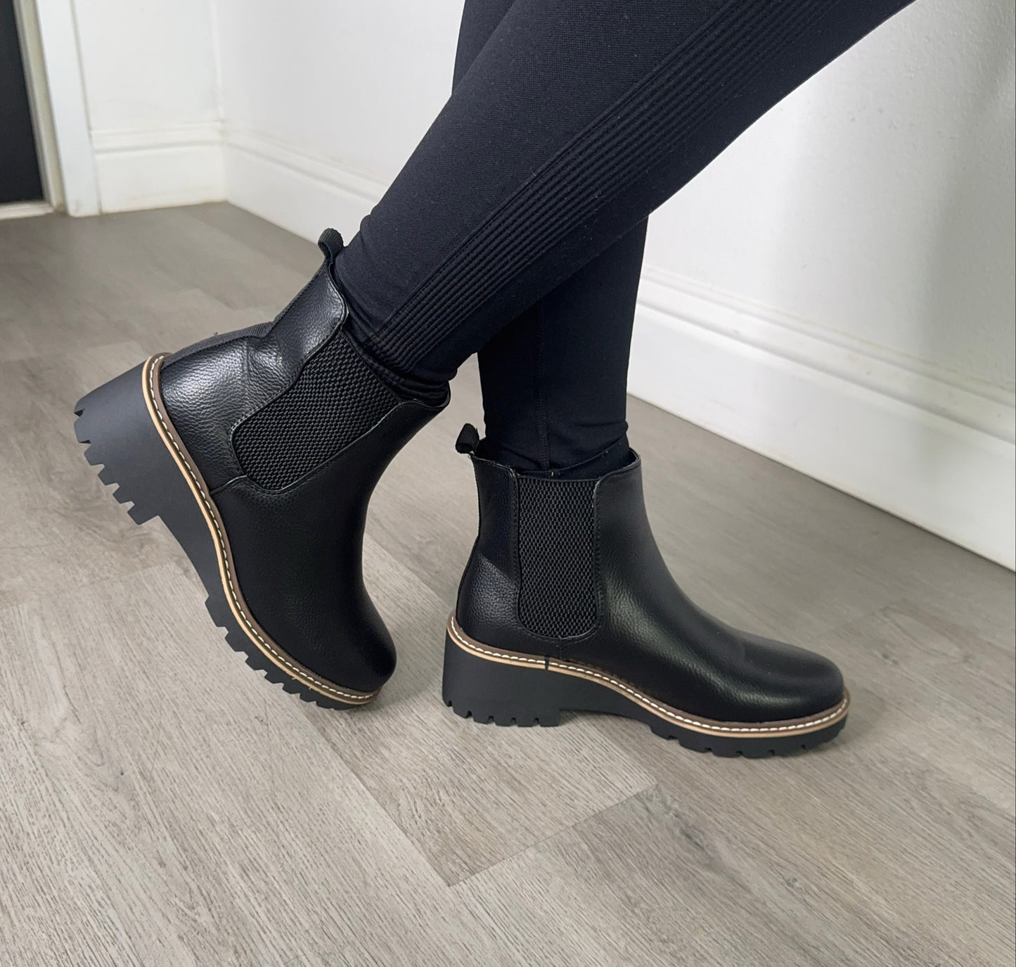 Terri black boot