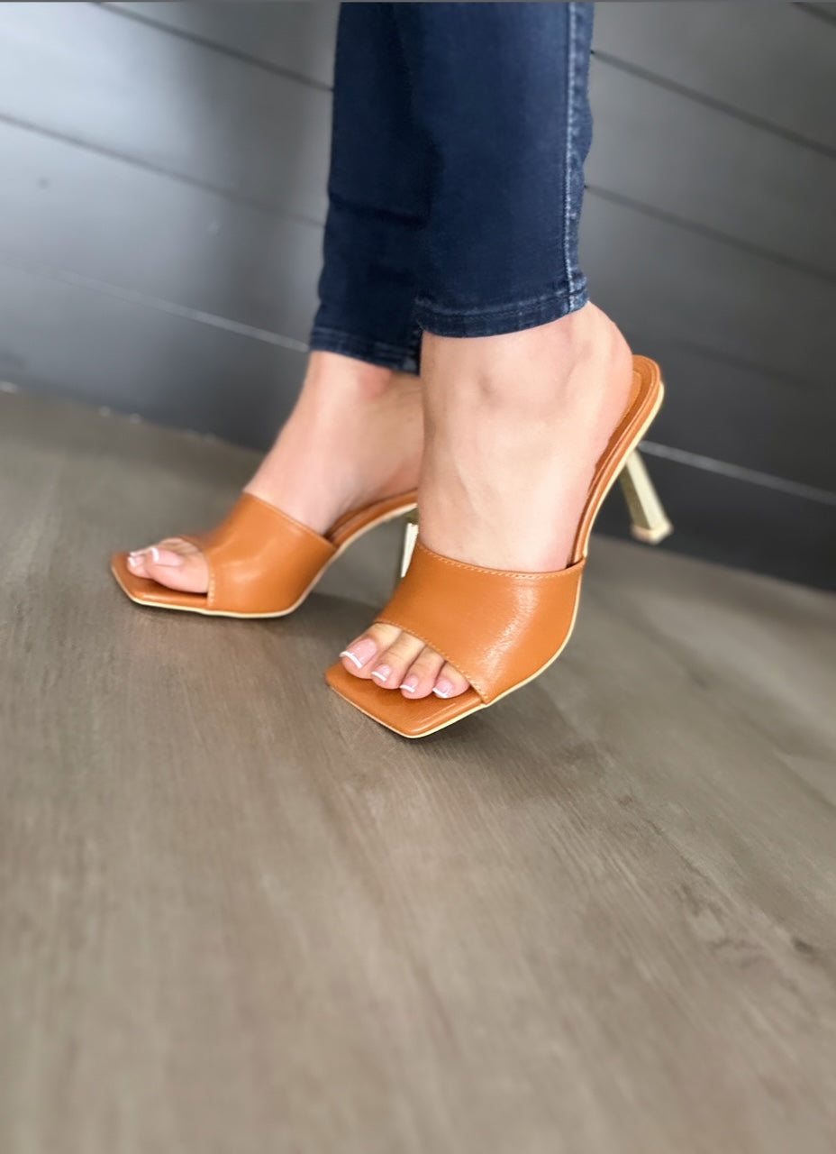 Hettie Heels