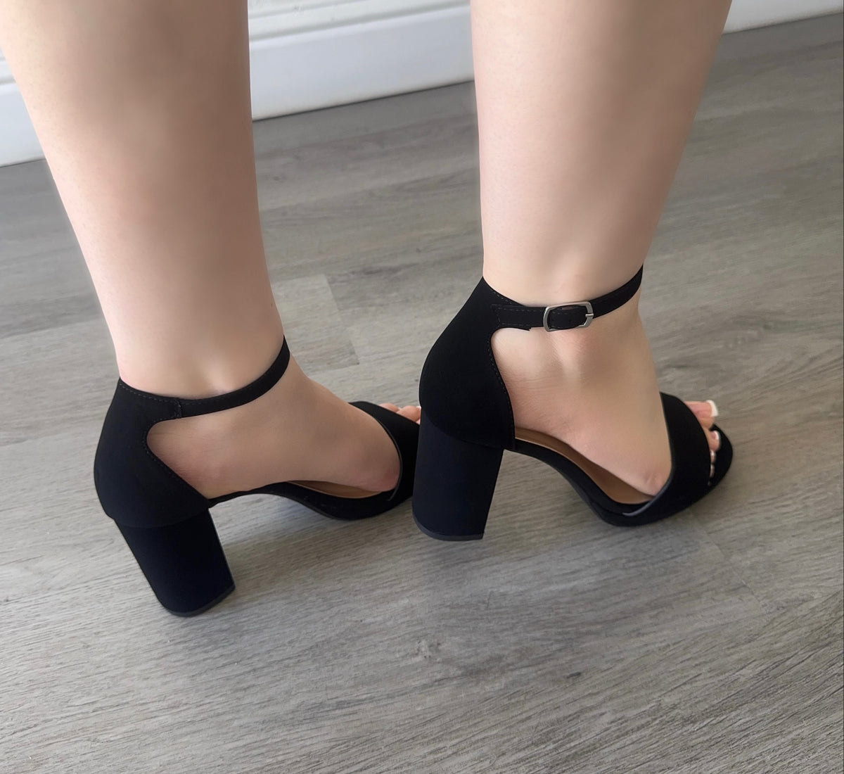 Cali black wide heel