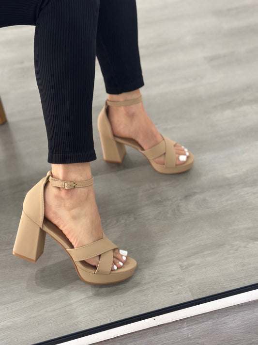 Alondra Platform Chunky Heels