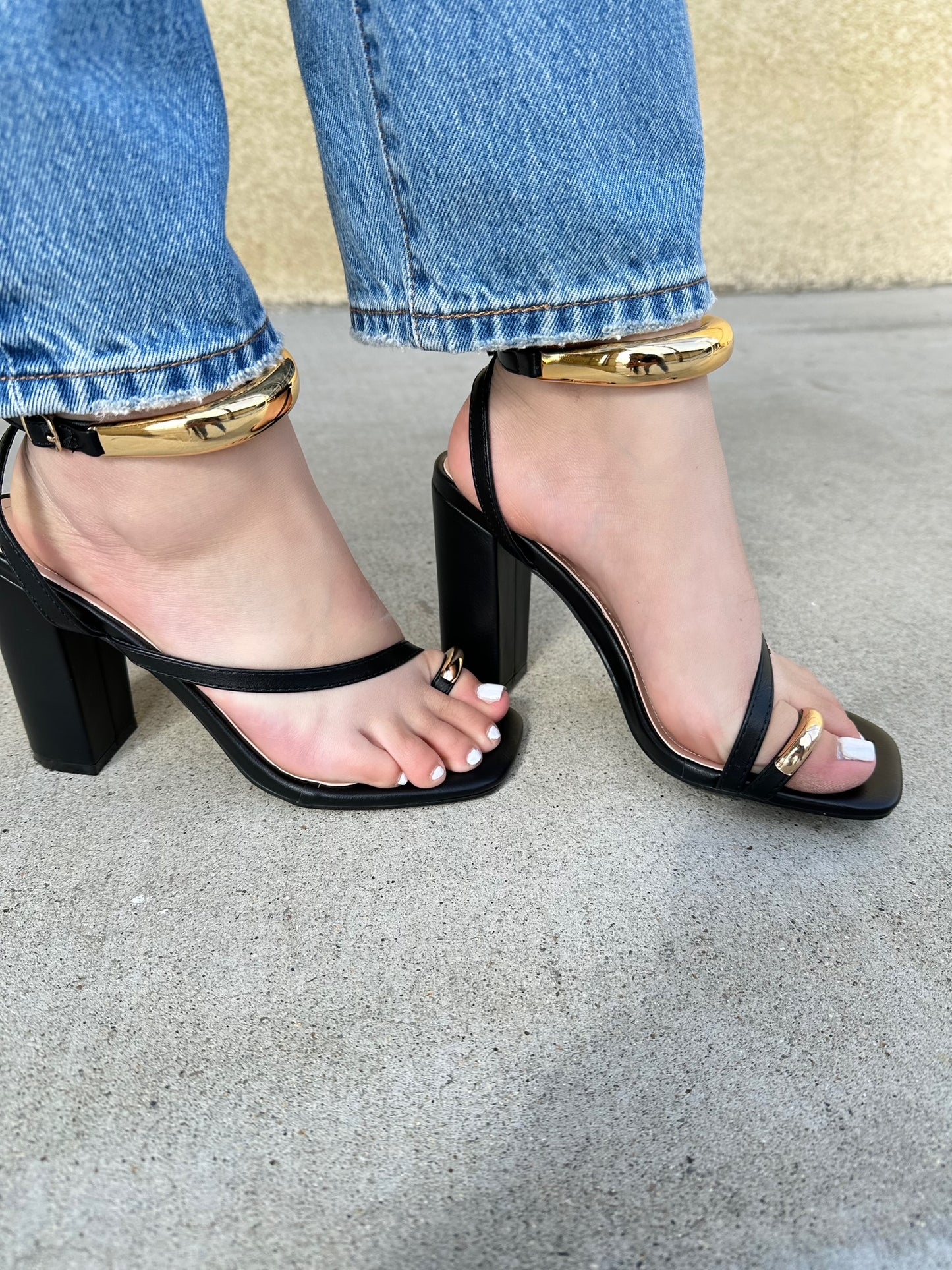 Majestic Black Heel